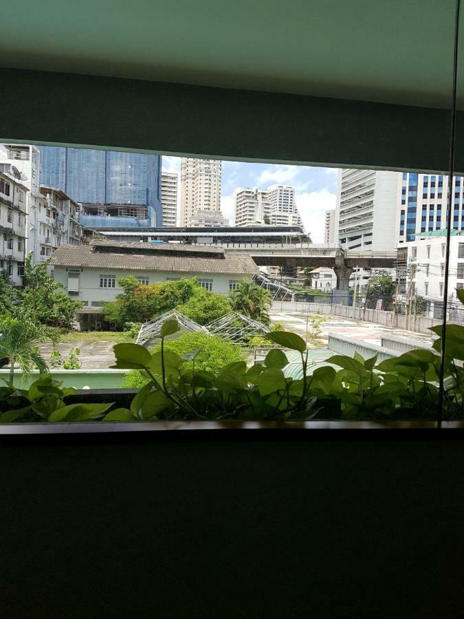 The Park Hotel Sukhumvit 7 Bangkok Exterior photo