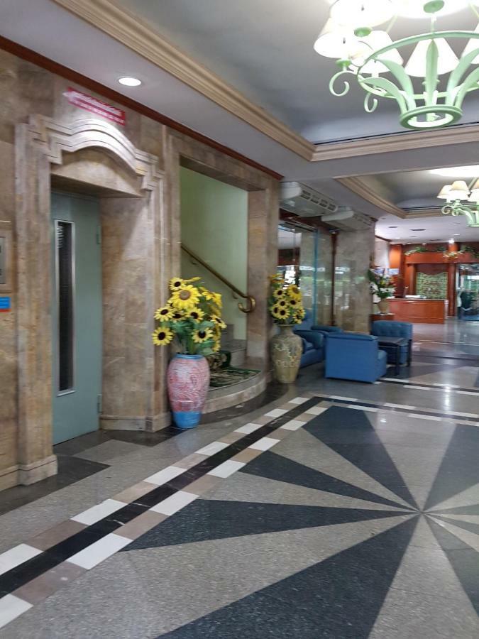 The Park Hotel Sukhumvit 7 Bangkok Exterior photo