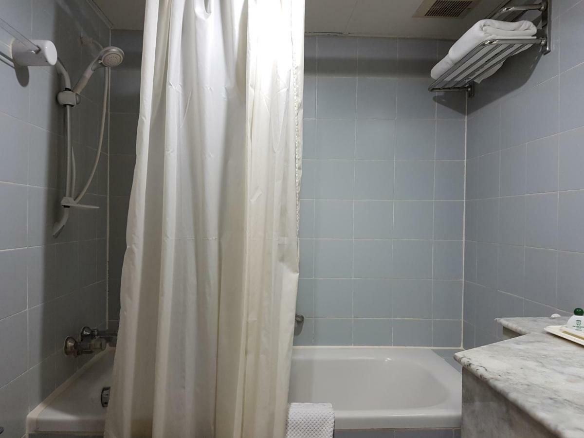 The Park Hotel Sukhumvit 7 Bangkok Exterior photo