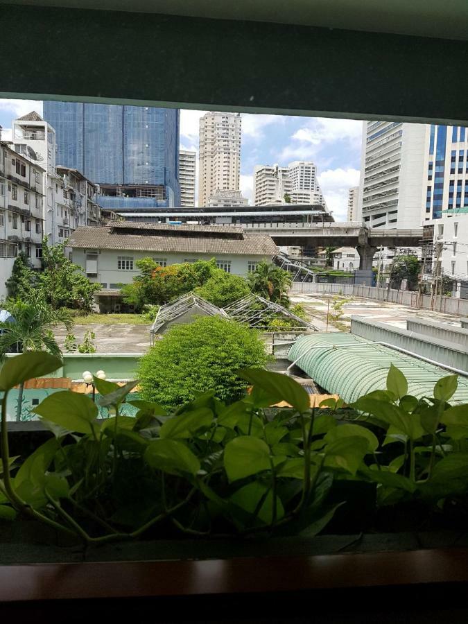 The Park Hotel Sukhumvit 7 Bangkok Exterior photo